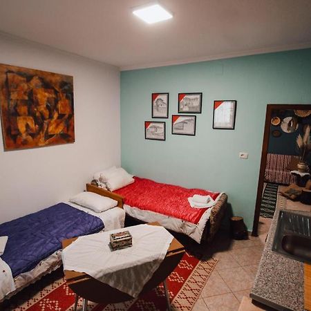 شقة Bb Apartament Gjirokastër المظهر الخارجي الصورة